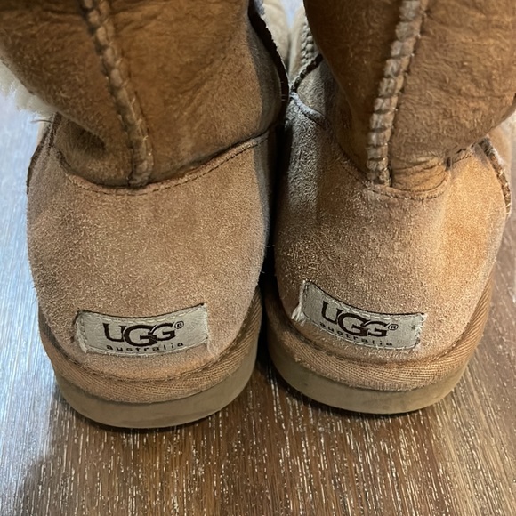 Ugg Bailey Triple button boot very comfy size 8 - Picture 5 of 9